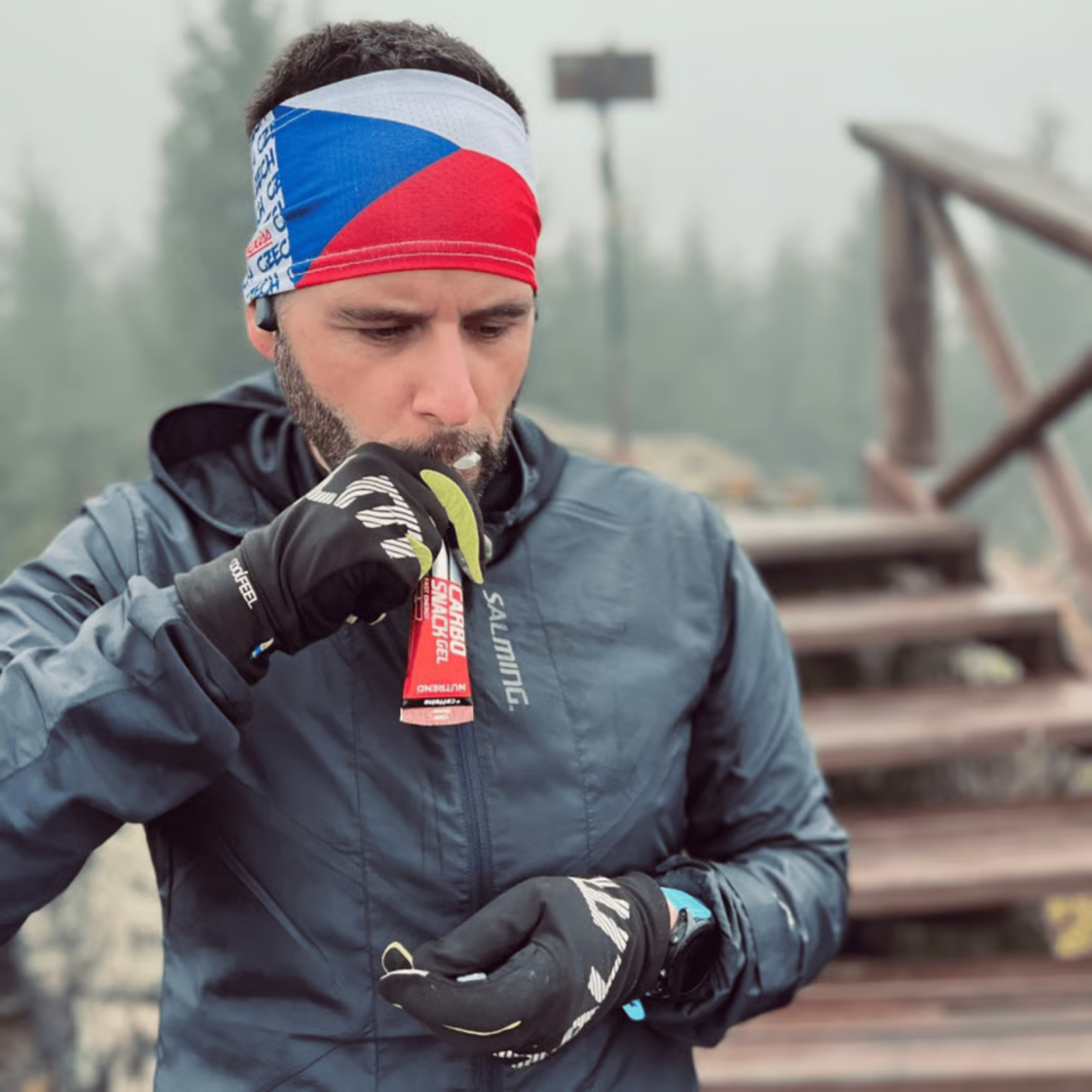 NUTREND - Carbosnack mit Koffein - 12x 50g